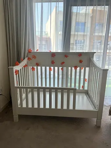 Montessori bed - White / Toddler Bed - Solid Wood, Good Condition