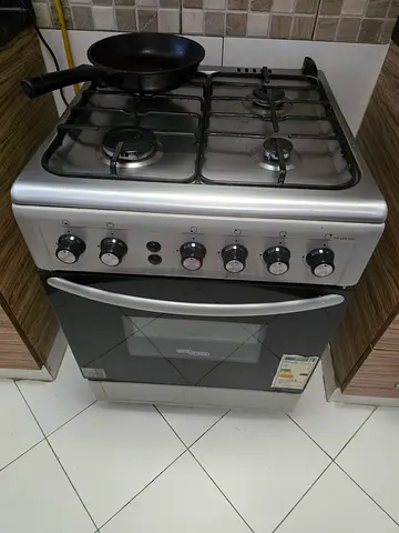 Used freestanding gas cooker with oven - stainless steel, good working condition