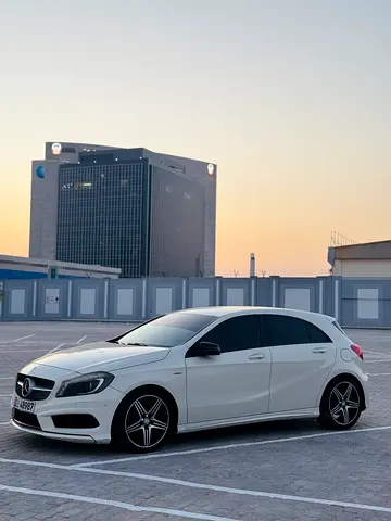 2013 Mercedes-BENZ A-CLASS — фото 4