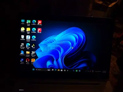Lightly used 14-inch Windows laptop — good condition with charger wirless mouse and pad and bag