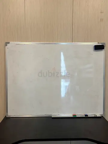 Whiteboard 120x90cm with markers and duster