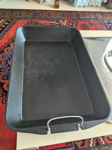 Large Cast Iron Roasting Pan with Handles - Excellent Used Condition.