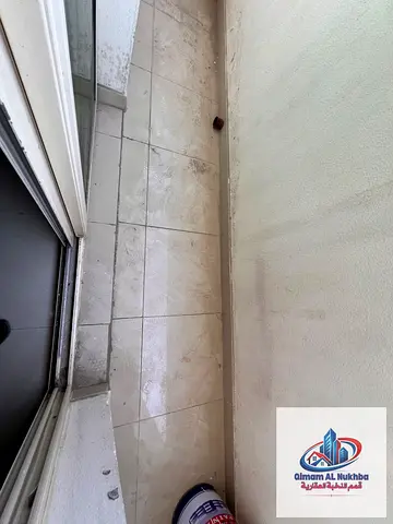 اجمل غرفه وصاله مساحات كبيره مع بلكونه وتامين شيك و2 حمام