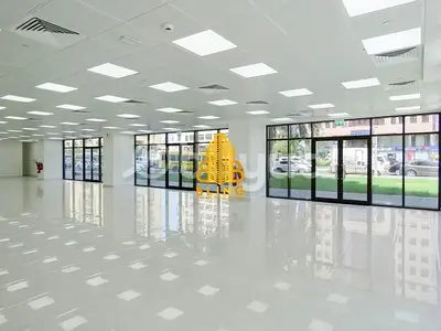 UPCOMING SPACIOUS SEMI-NEW GROUND FLOOR SHOW ROOM | 2 PARKINGS | NAJDA STREET