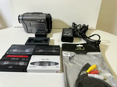 (For playing Digital8 Cassettes) Sony Handycam DCR-TRV285E