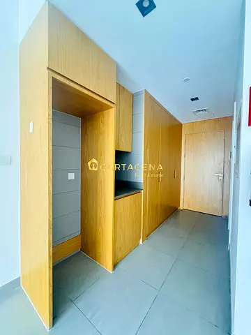 استوديو مع بلكونة للإيجار في الممشى
