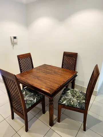 Solid Wood 4-Seater Dining Table with Patterned Cushions size 100×100cm