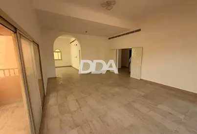 VILLA WITH LARGE TERRACE | BEST PRICE | 4 CHEQUES