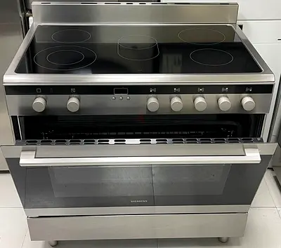 Siemens Stainless Steel Electric Cooker with Ceramic Hob - Good Condition