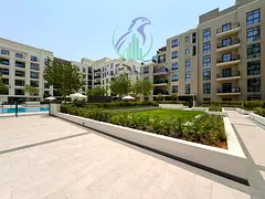 3-bedroom apartment with maid’s room, 3 balconies, 4 bathrooms, sea view, 2 parking spaces, gym an