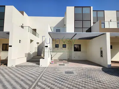 Brand New | Single Row | Spacious | Fitted Kitchen