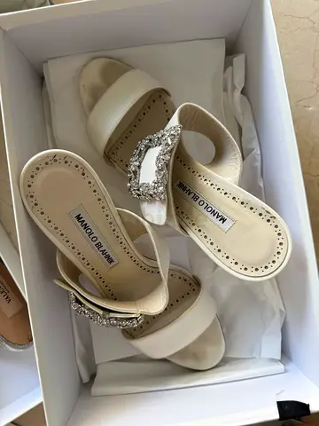 Manolo Blahnik Crystal Buckle Mules – Cream, Size 37