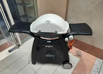 Weber Q3200 Barbecue Gas Grill Latest Model Excellent Condition Working