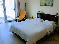 Studio available with all bills - 12 Cheques