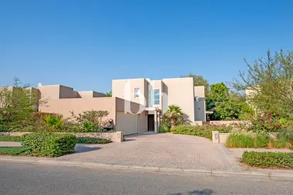 Park View | Private Garden | Maids | Available Jan