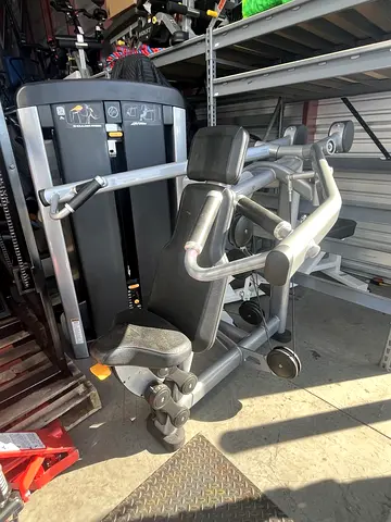 Shoulder Press life fitness