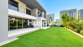 Single Row | Greenbelt | Near Amenities
