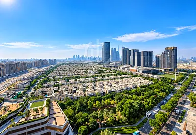 Waves 1BR | Burj View &amp; Walk-In Closet