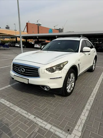 Infiniti QX70 Excellence GCC Specs