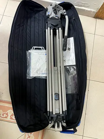 Vinten tripod for sale minimum price urgent sale like new