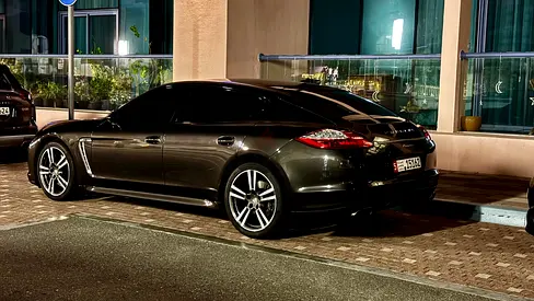 Porsche Panamera Platinum Edition 2013 GCC Specs Fully Agency Maintained
