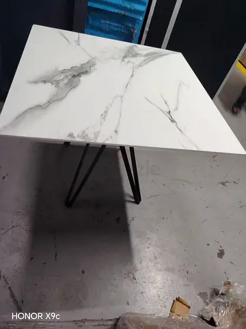 Dining table 100x100 excellent condition