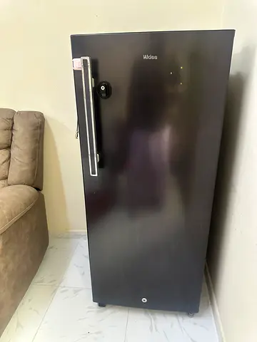 Media Refrigerator- Fridge 375 Aed final less used