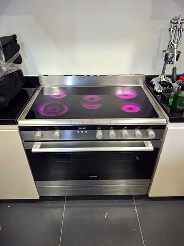 Siemens Electric Ceramic Cooker 5 hubs