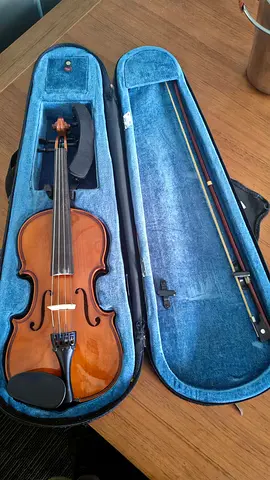 4/4 Full Size Violin with Case and Bow