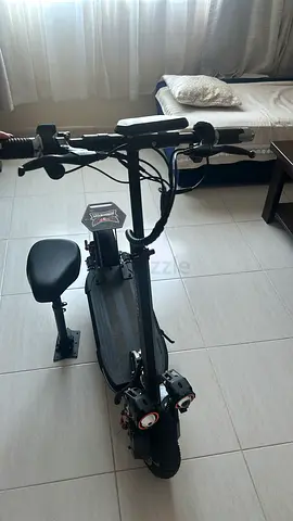 Electric Scooter with Detachable Seat — Good Condition