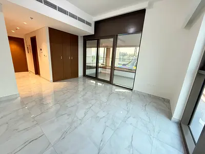 Studio Apartment | Chiller free | Balcony & Rooftop Pool