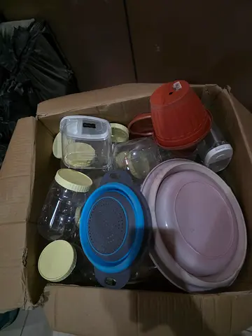 CARTON of BPA FREE kitchen containers, foldable tub n strainer-Barely used. Unused Ikea kids plastic