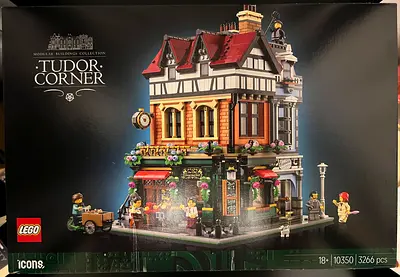 LEGO Icons Tudor Corner (10350) – Brand New, Sealed