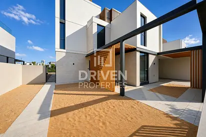Central Park | Prime Location | Newly Landscaped