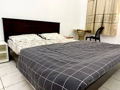 Single Working Lady - Room for rent in 2 bedroom Flat