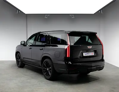 Black Series SUV • Cadillac Service Package + Warranty until 20230 • GCC Specs