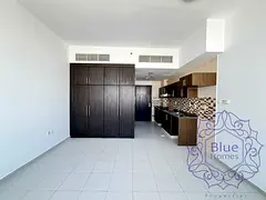 Prime Location ( BRIGHTLY Studio Appartment & Parking )