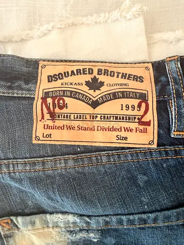DSquared2 men's blue denim jeans with signature leather patch