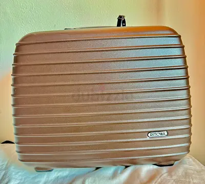 RIMOWA Salsa Beauty Case, Brown grooved Polycarbonate
