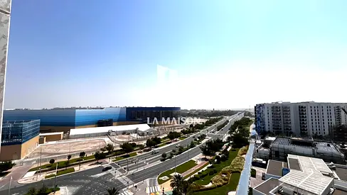 Canal and Sea World View | 3BR+Maid | High Floor