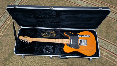 *AS NEW* Squier Telecaster + Fender Mustang Amp (MORE PICS IN DESCR.) – AED 1,600 – Asharej, Al Ain