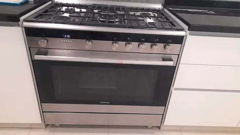 Siemens iq 700 Stainless Steel 5-Burner Gas Cooker with electric Oven - Good Condition