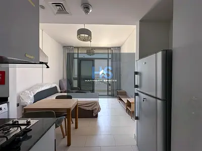 استوديو مفروش | مونتريال الفرجان | شرفة تطل على المارينا