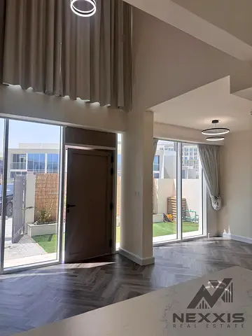 فيلا حديثة بغرفتي نوم | تصميم لوفت | الوصول إلى الحديقة | Rukan 3