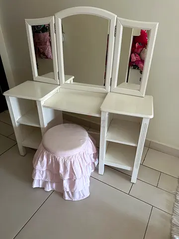 Pottery Barn Madeline Vanity with Stool