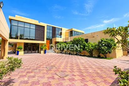 Prestigious Villa | Premium Finish | Large Plot