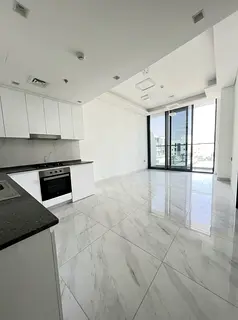 ELAGANT 1 BR POOL VIEWS UNFURNISHED