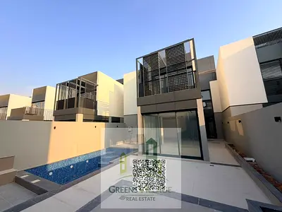 Elegant Ready Townhouse in Gated Golf Community.