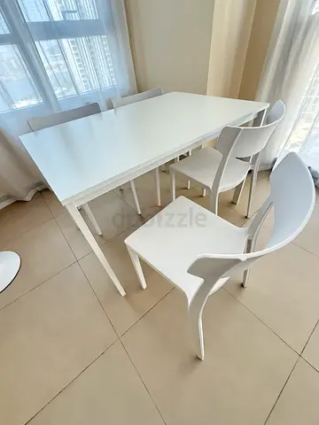 White Dining Table with 4 Matching Chairs – Excellent Condition
