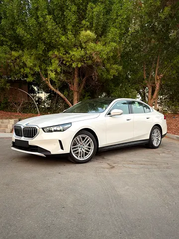 BMW 520i - 5 Years Warranty / 5 Years Free Service - GCC Specs